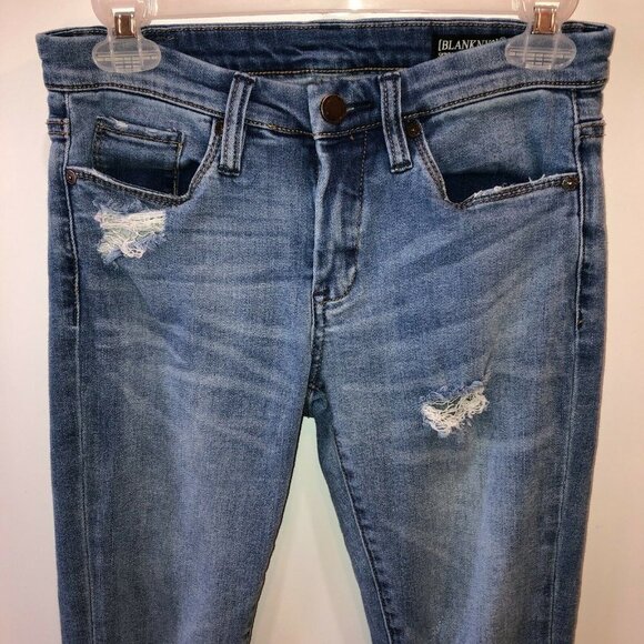 BlankNyc Womens Size 27 Medium Wash Blue Distressed Straight Leg Denim Jeans - Picture 5 of 11